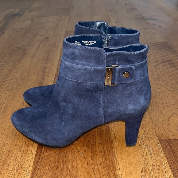 AK Anne Klein Woman’s Blue Leather Booties Size 10M - Picture 3 of 8